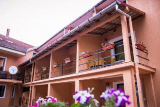Rezervă Hotel Trandafirul Galben Băile Herculane Galerie Hotel Trandafirul Galben Băile Herculane