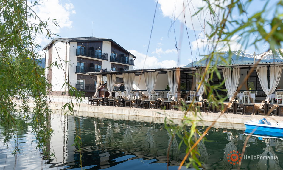 Overview Complex Pescaresc Gura Repezii 4* Borșa