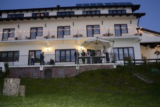 Cazare Pensiunea La Maison Cazare Pensiunea La Maison