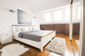 Cazare CHARMING FIREPLACE APARTMENT Brașov Galerie CHARMING FIREPLACE APARTMENT Brașov