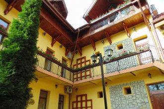 Camere Curtea Brasoveana Brașov Vedere de ansamblu Curtea Brasoveana Brașov