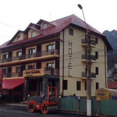 Cazare Hotel Maximilian 