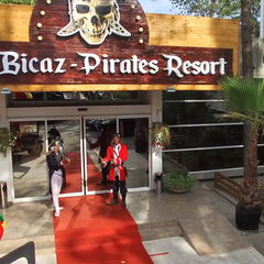 Cazare Pirates Resort  Foto Pirates Resort