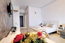 Jolie Studios & Apartments