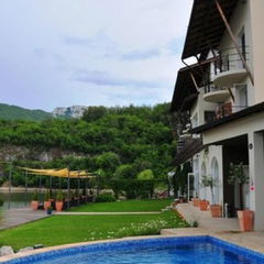 Vedere de ansamblu Pensiunea Septembrie Eselnita