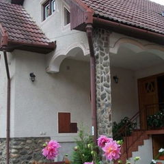 Vedere de ansamblu Casa Loloiu 