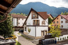 Monti Chalet 5* Monti Chalet 5*