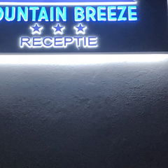 Book Mountain Breeze  Image Mountain Breeze