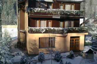 Vizitează Pensiunea Crescent Predeal Vedere de ansamblu Pensiunea Crescent Predeal