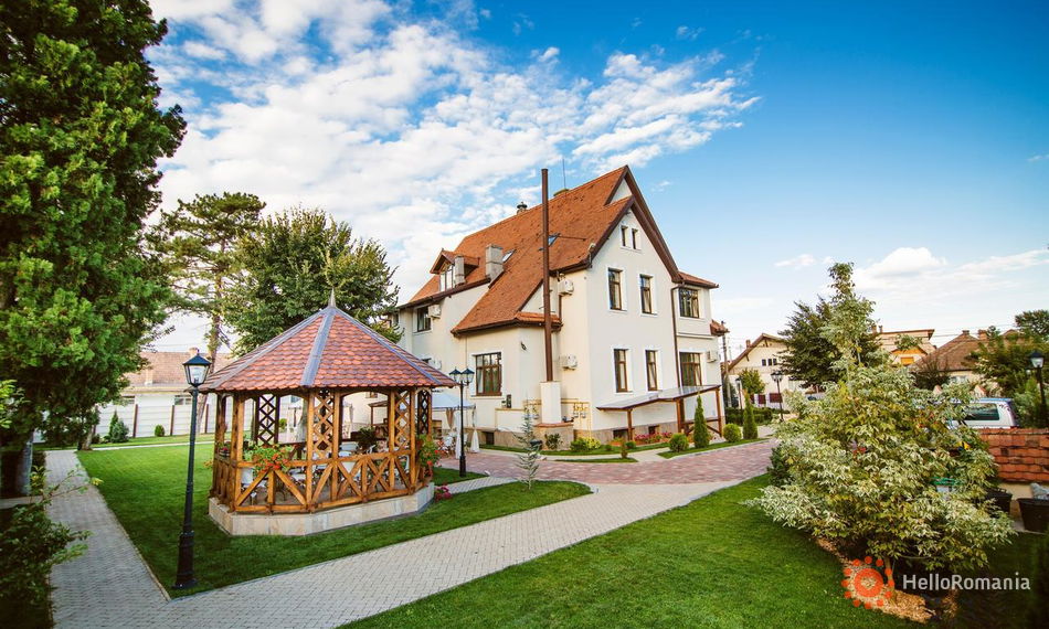 Vedere de ansamblu Karlhof Sebeș