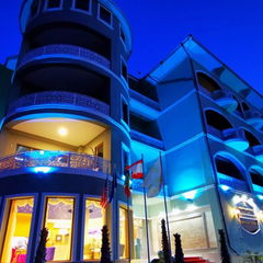 Cazare Phoenicia Boutique 